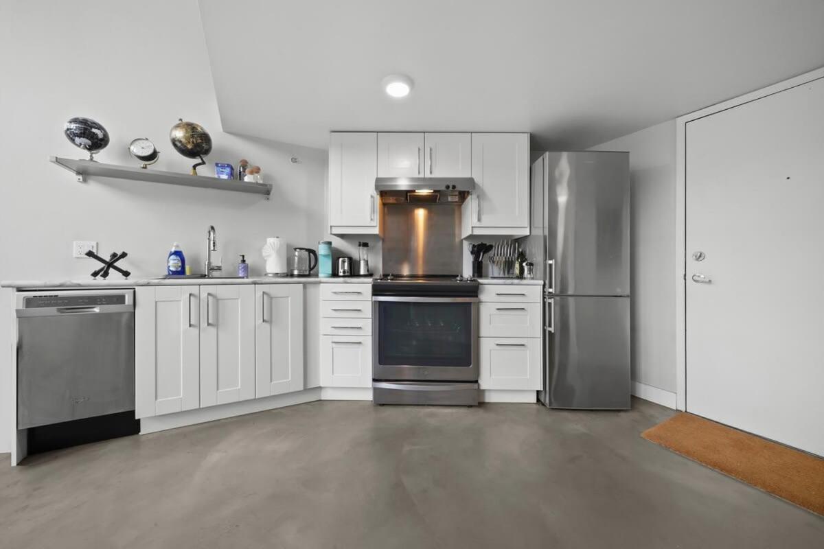 One Of A Kind Loft In Gastown With Free Parking Apartamento