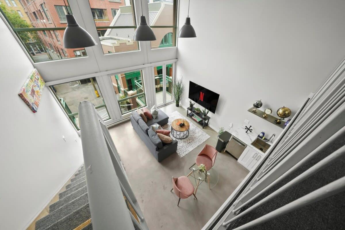 One Of A Kind Loft In Gastown With Free Parking Apartamento