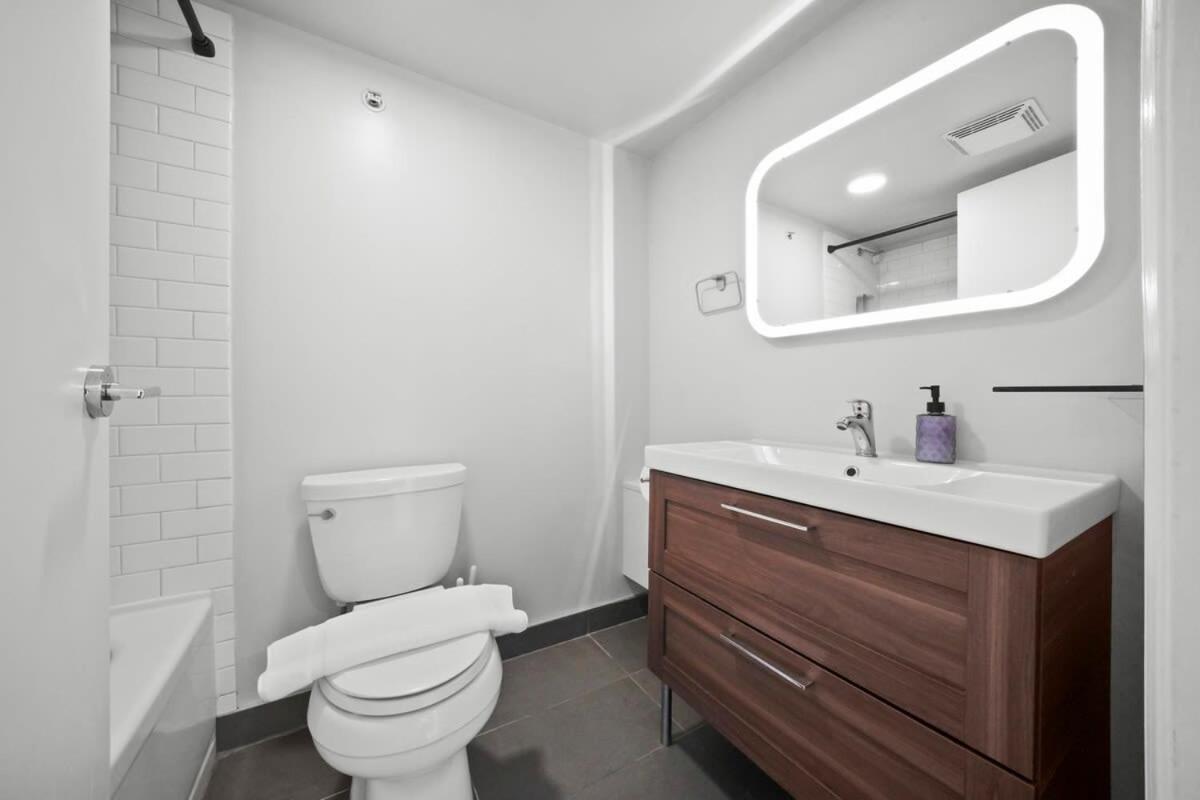 One Of A Kind Loft In Gastown With Free Parking Apartamento Vancouver